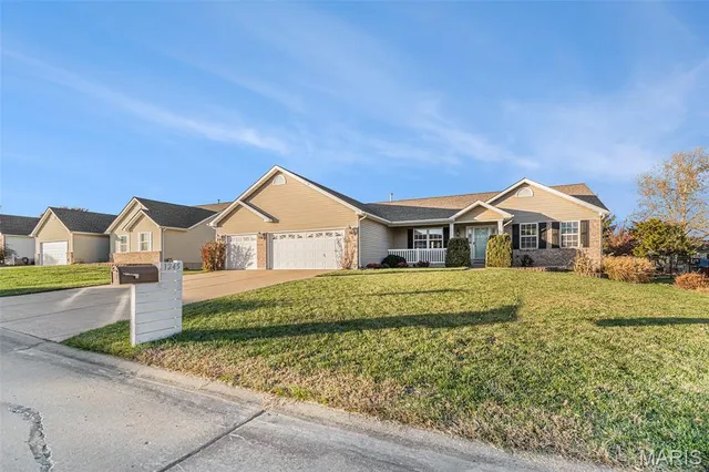 $425,000 | 1245 Summer Lynne Drive, O'Fallon, MO 63366