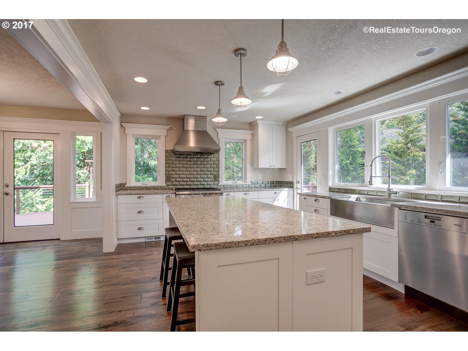 9955 Southwest Morrison Street Portland, OR 97225 - Photo 11 of 32 Gallery Image 11