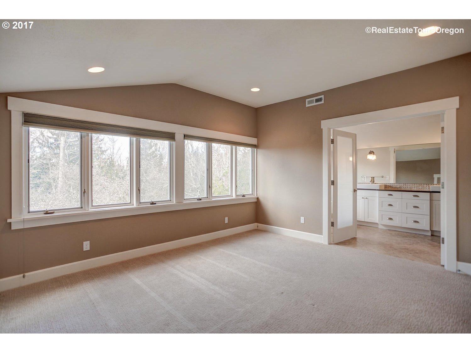 9955 Southwest Morrison Street Portland, OR 97225 - Photo 12 of 32 Gallery Image 12
