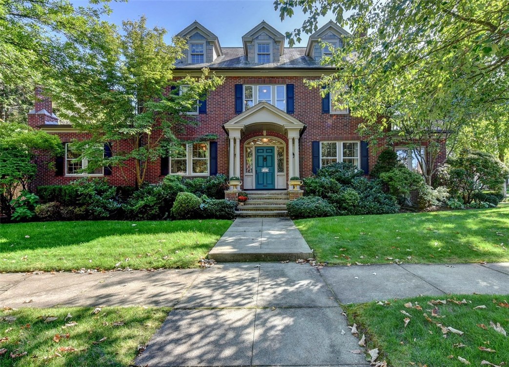 41 Intervale Road Providence, RI 02906 - Photo 1 of 40 Gallery Image 1