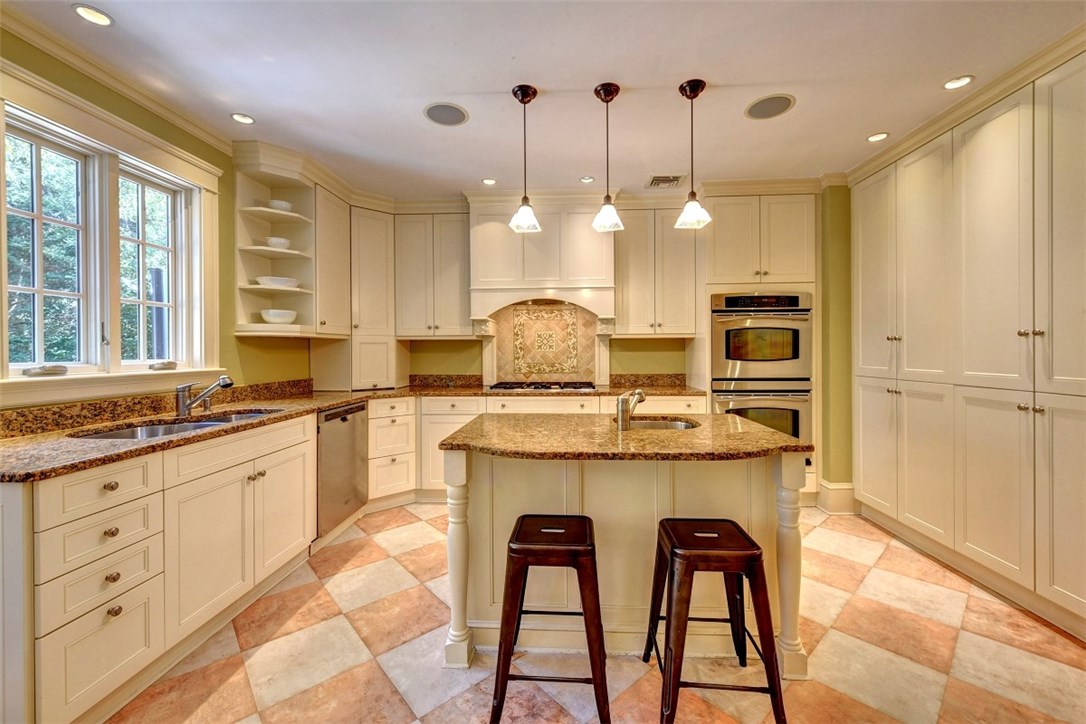 41 Intervale Road Providence, RI 02906 - Photo 15 of 40 Gallery Image 15