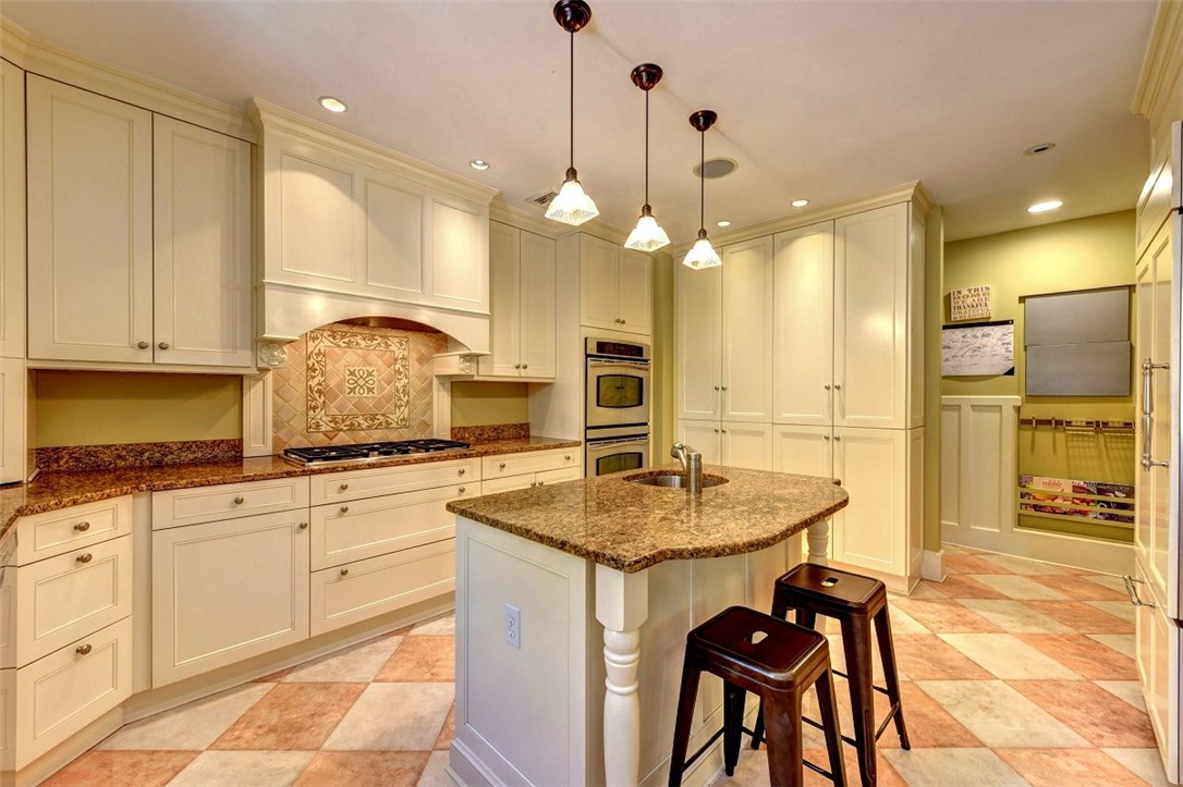 41 Intervale Road Providence, RI 02906 - Photo 16 of 40 Gallery Image 16