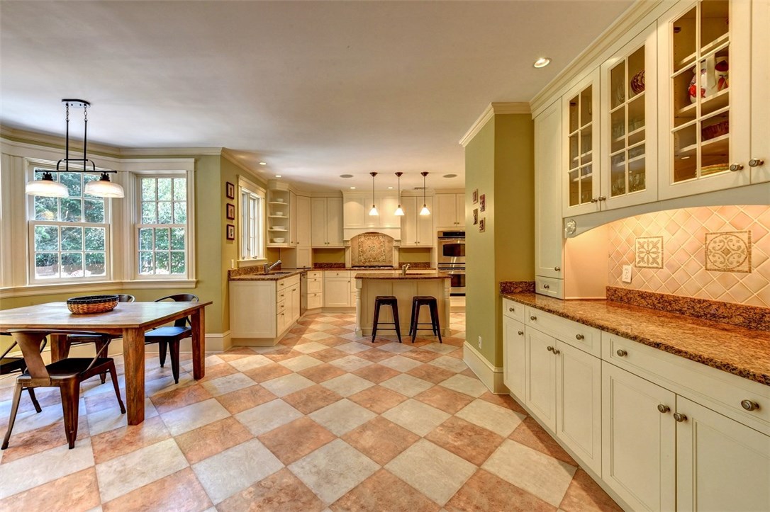 41 Intervale Road Providence, RI 02906 - Photo 18 of 40 Gallery Image 18