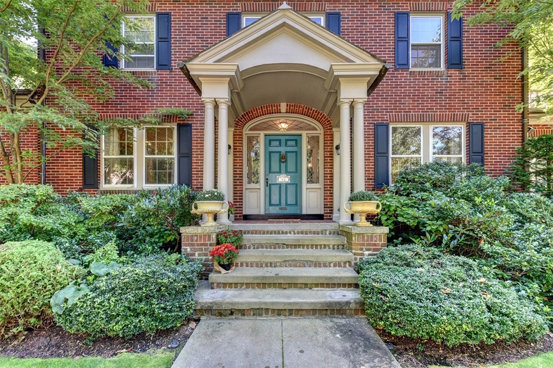 41 Intervale Road Providence, RI 02906 - Photo 2 of 40 Gallery Image 2