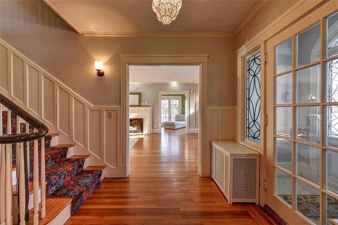 41 Intervale Road Providence, RI 02906 - Photo 4 of 40 Gallery Image 4