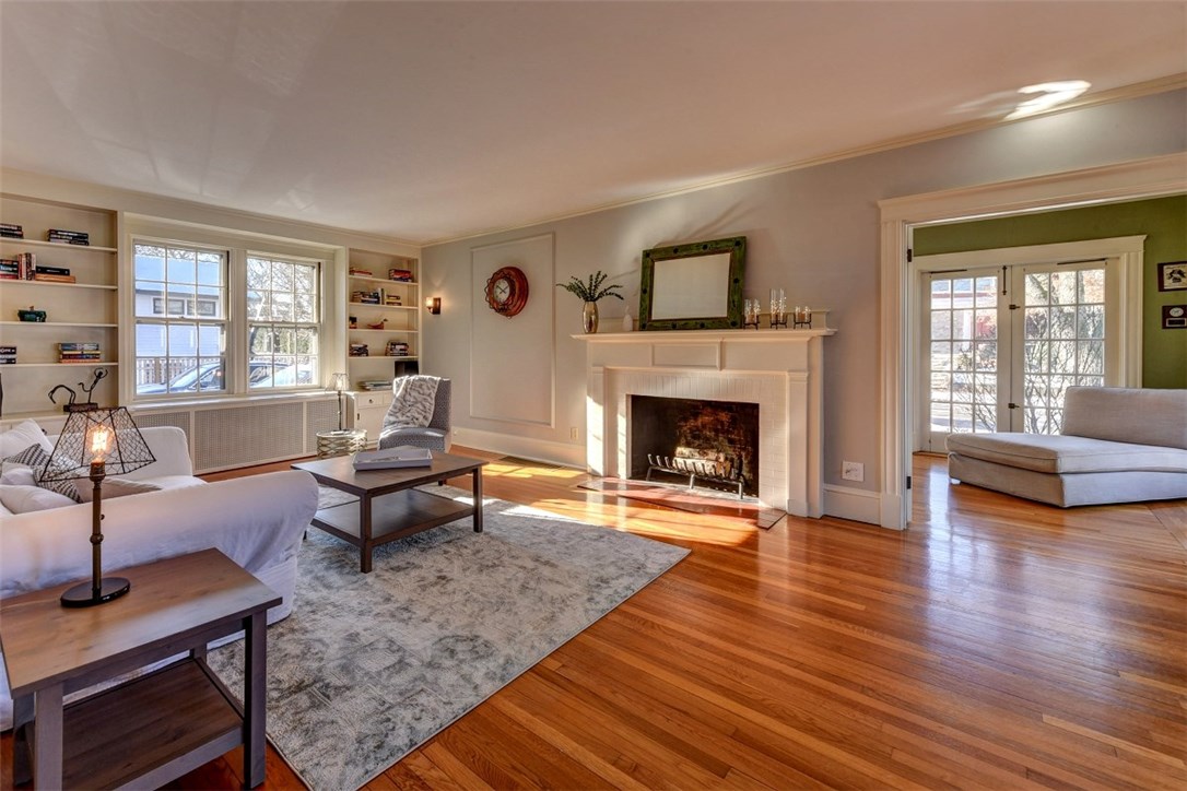 41 Intervale Road Providence, RI 02906 - Photo 6 of 40 Gallery Image 6