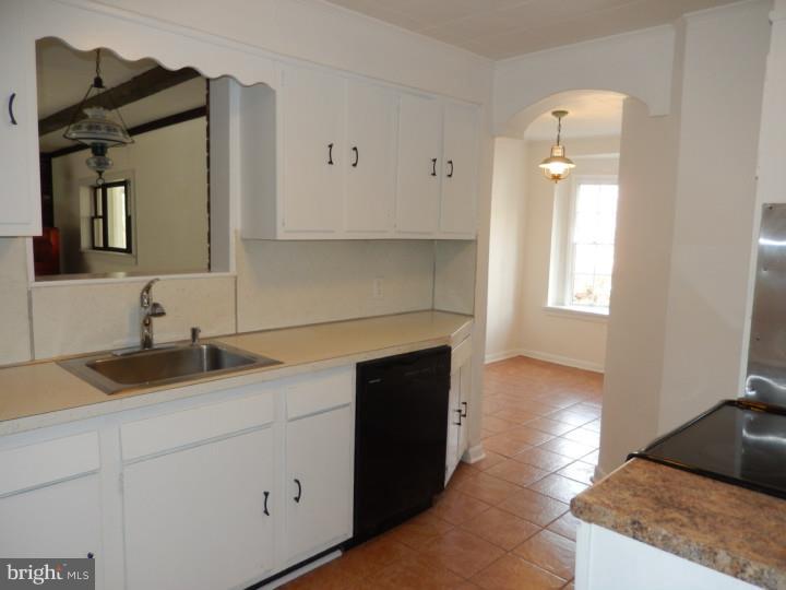 521 Paper Mill Road Oreland, PA 19075 - Photo 5 of 24 Gallery Image 5