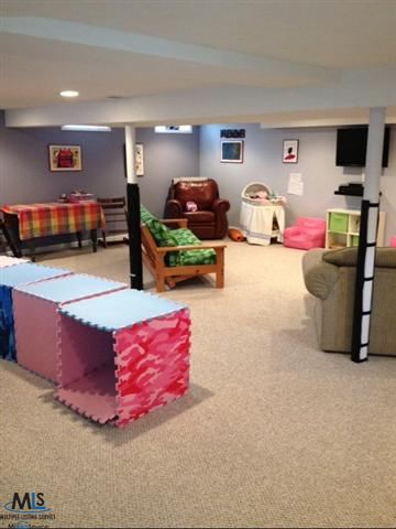 425 Touraine Road Grosse Pointe, MI 48236 - Photo 14 of 15 31136339-13.JPG