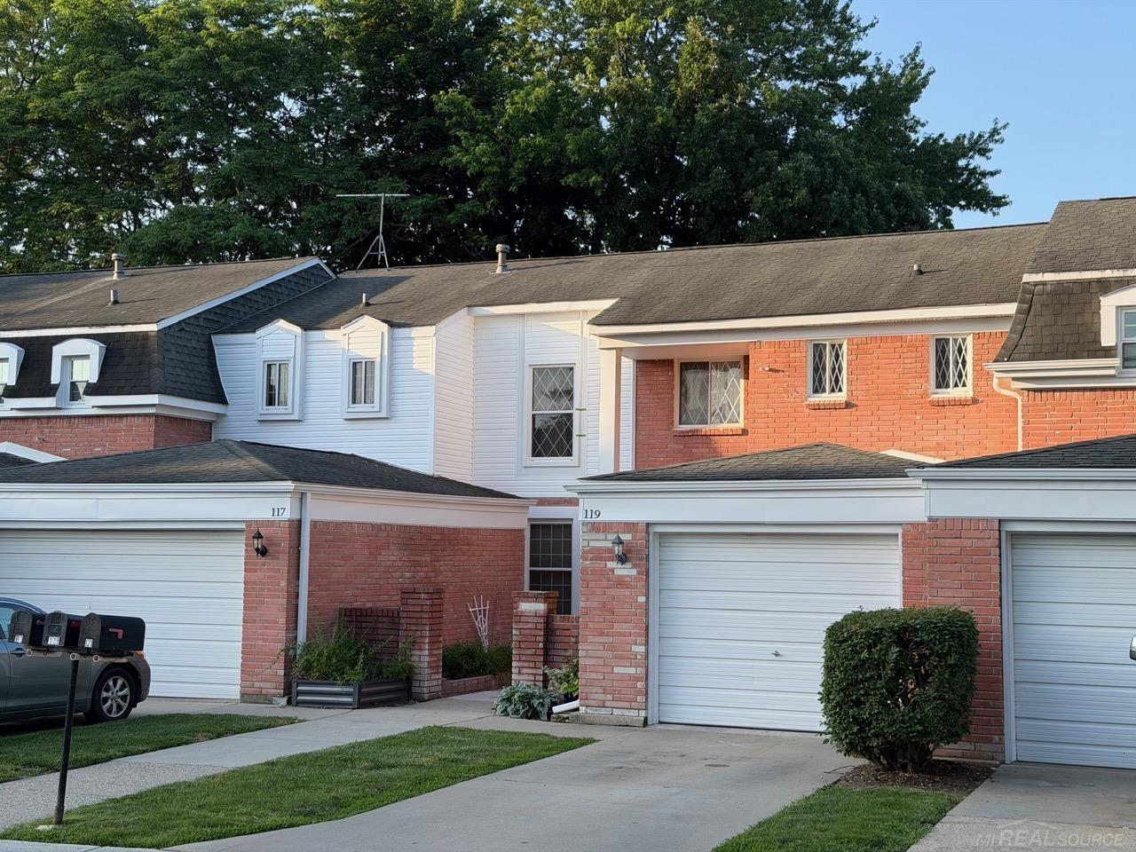 119 Manor Way Rochester Hills, MI 48309 - Photo 3 of 29