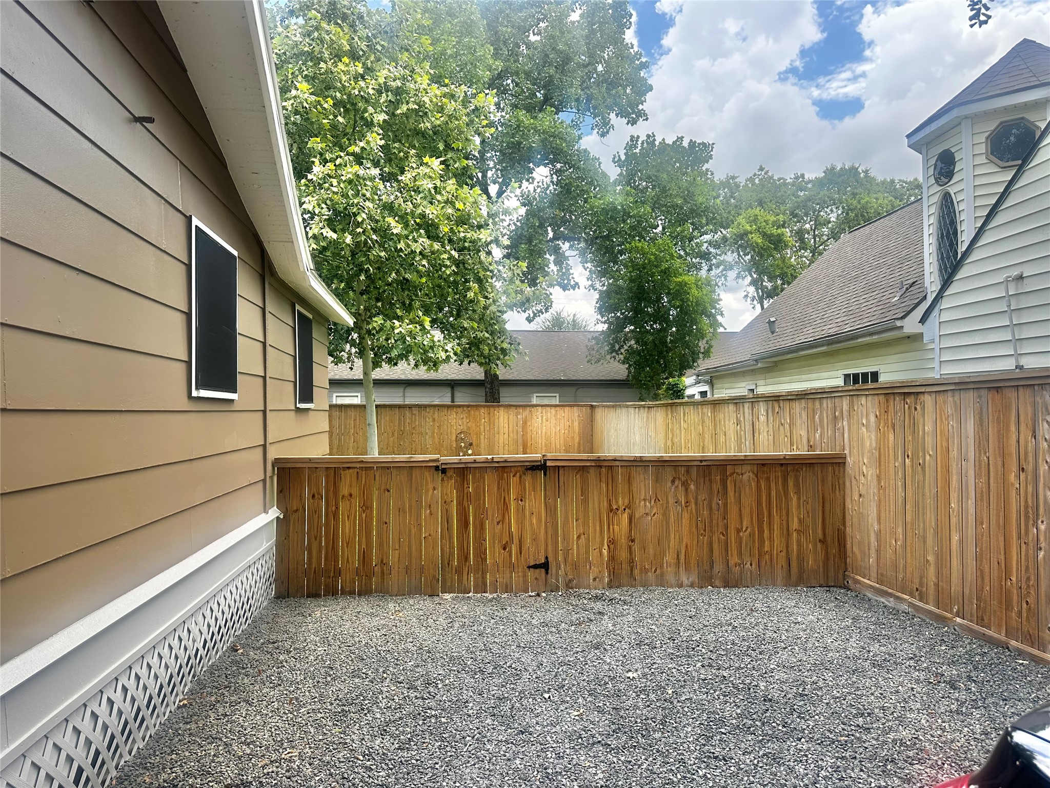 202 Fannin Street Tomball, TX 77375 - Photo 19 of 24 Parking for home