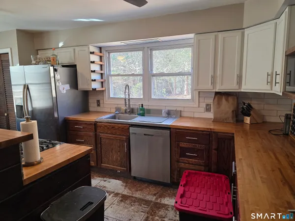$2,200 | 61 North Shore Road, Voluntown, CT 06384