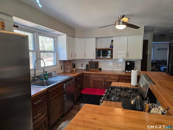 $2,200 | 61 North Shore Road, Voluntown, CT 06384