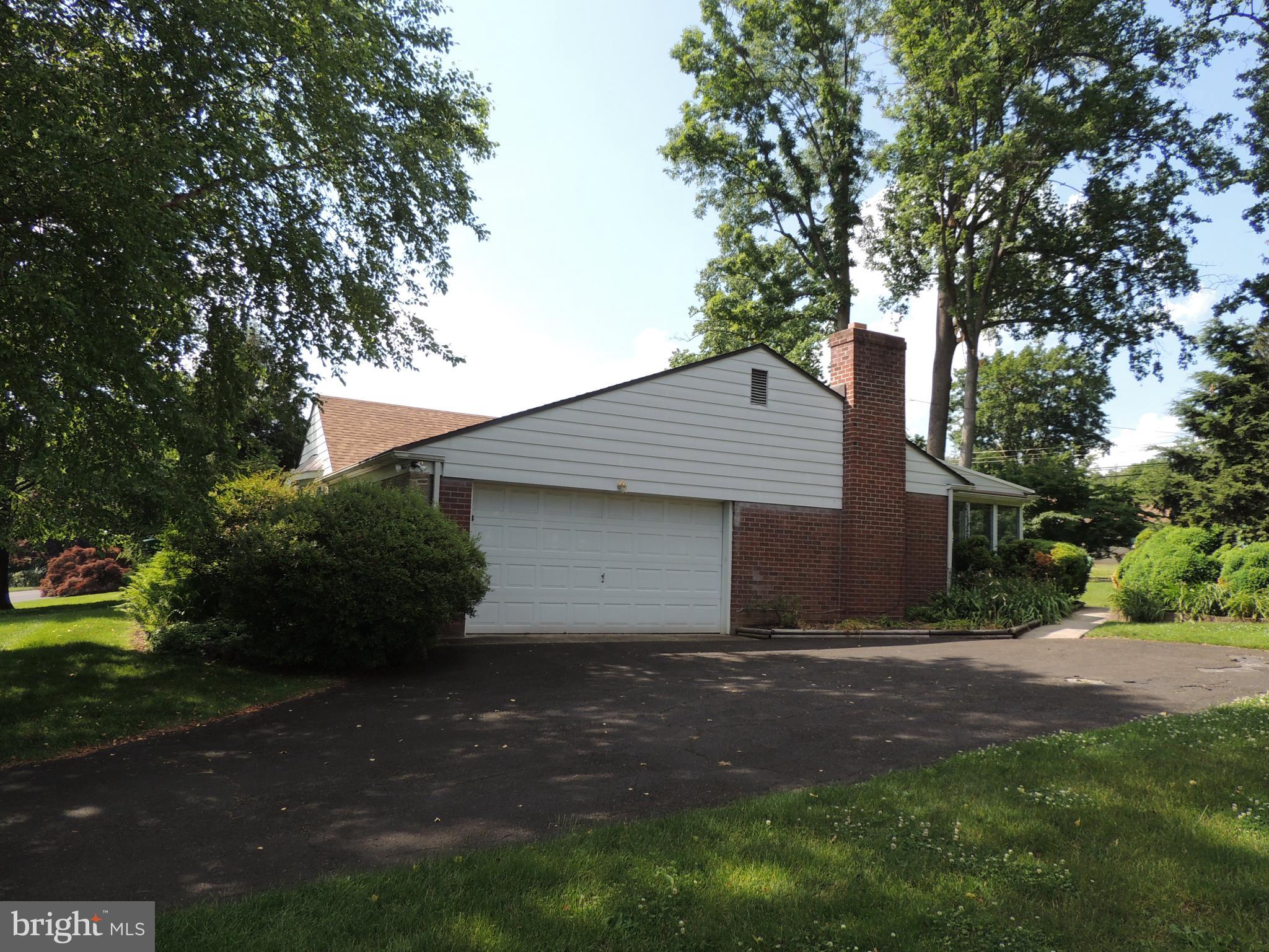 1119 Frederick Road Jenkintown, PA 19046 - Photo 3 of 24