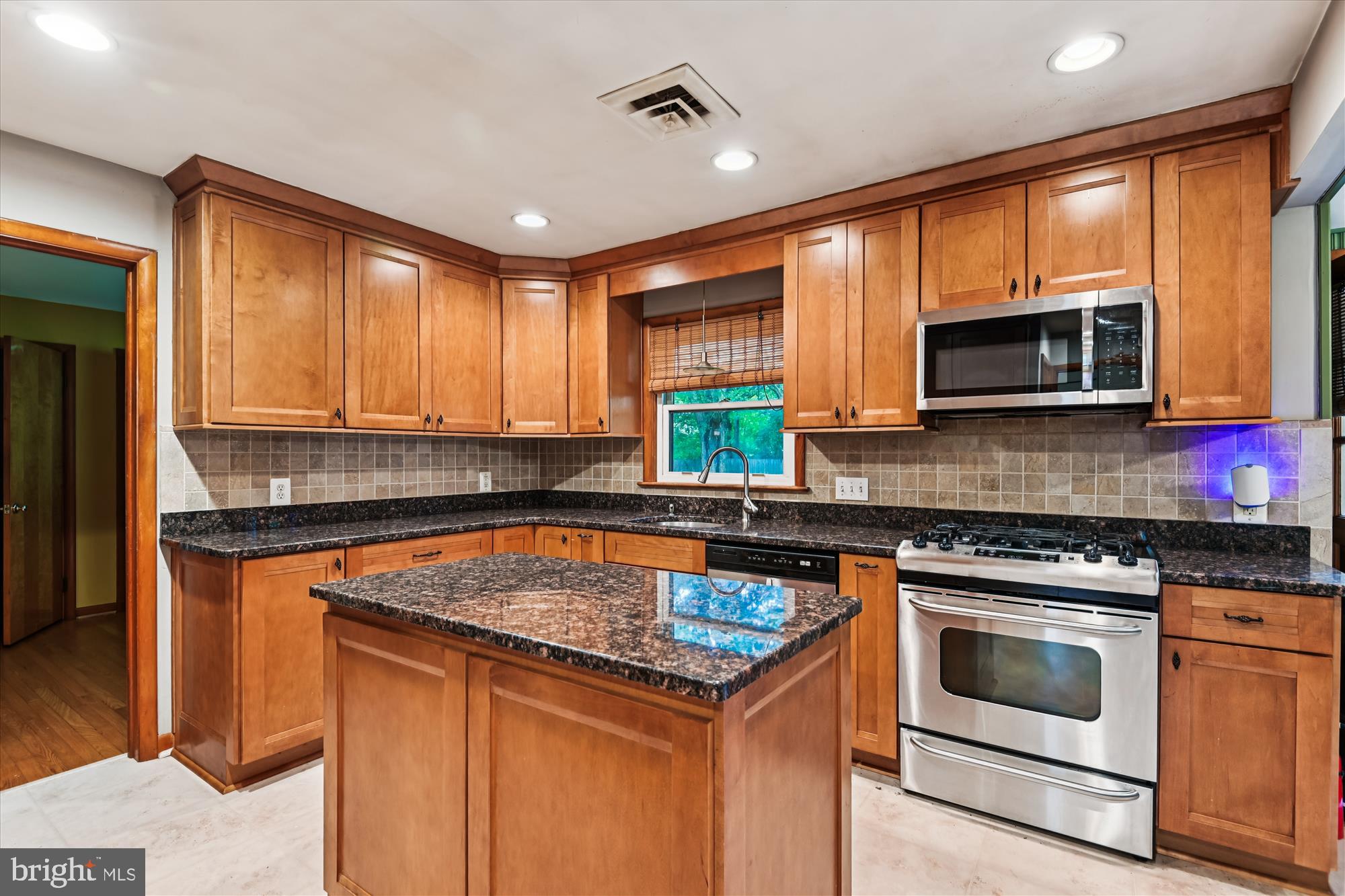 18 Austin Road Reisterstown, MD 21136 - Photo 7 of 37 Gallery Image 7