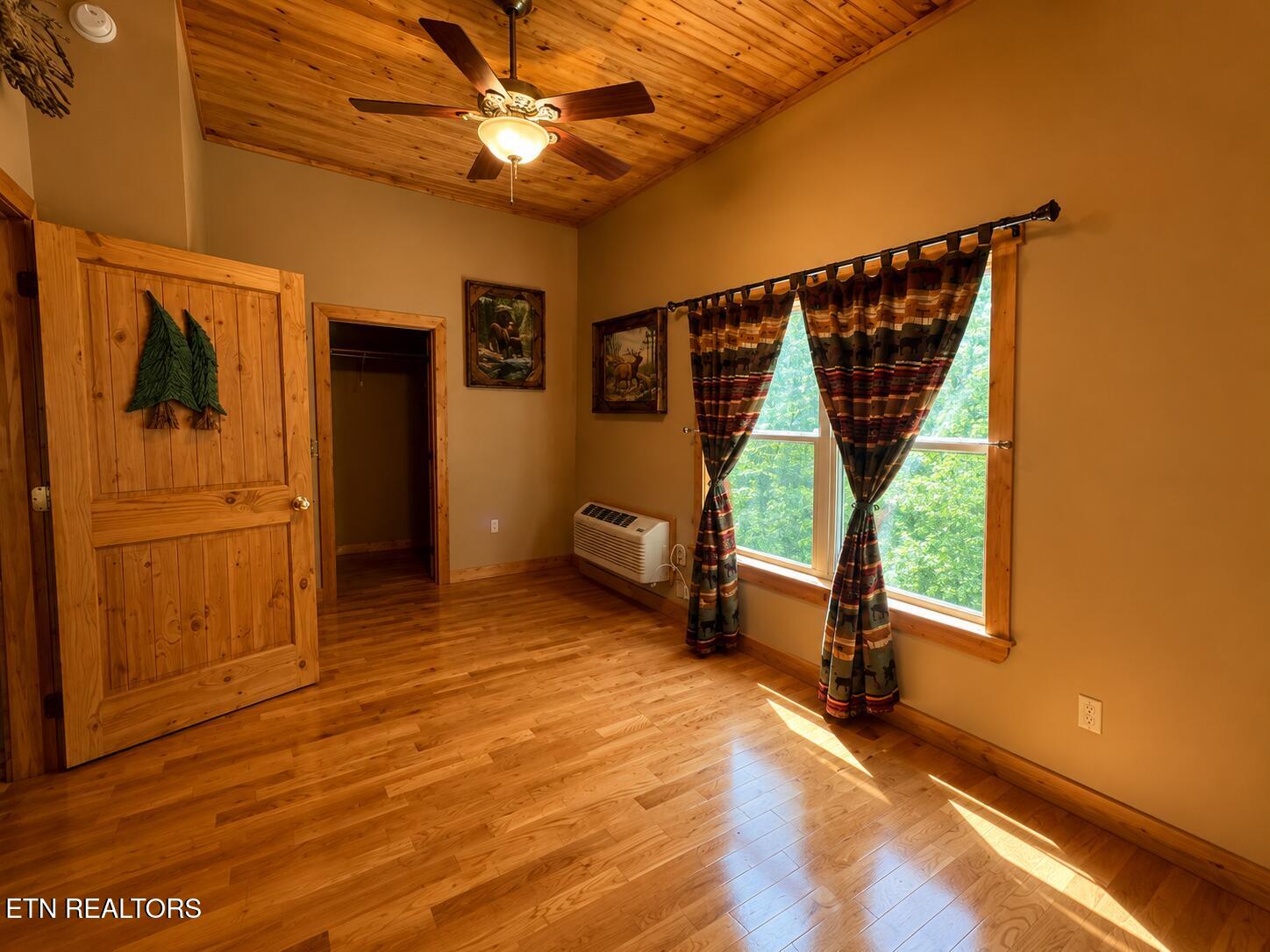 737 Edd Linder Road Jamestown, TN 38556 - Photo 36 of 57 20260525_190808639_iOS