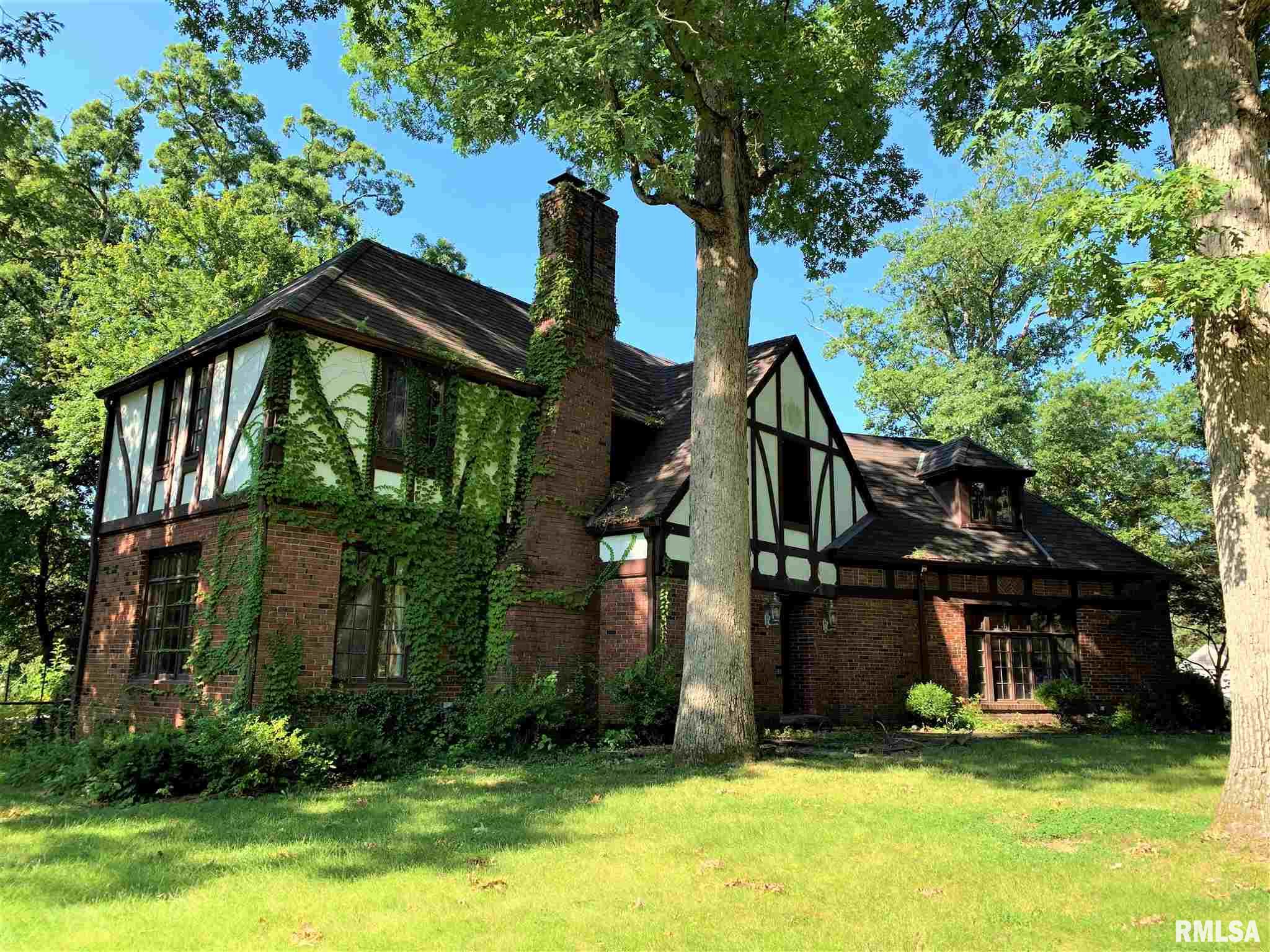 1881 East Richview Road Mount Vernon, IL 62864 - Photo 1 of 42 Gallery Image 1