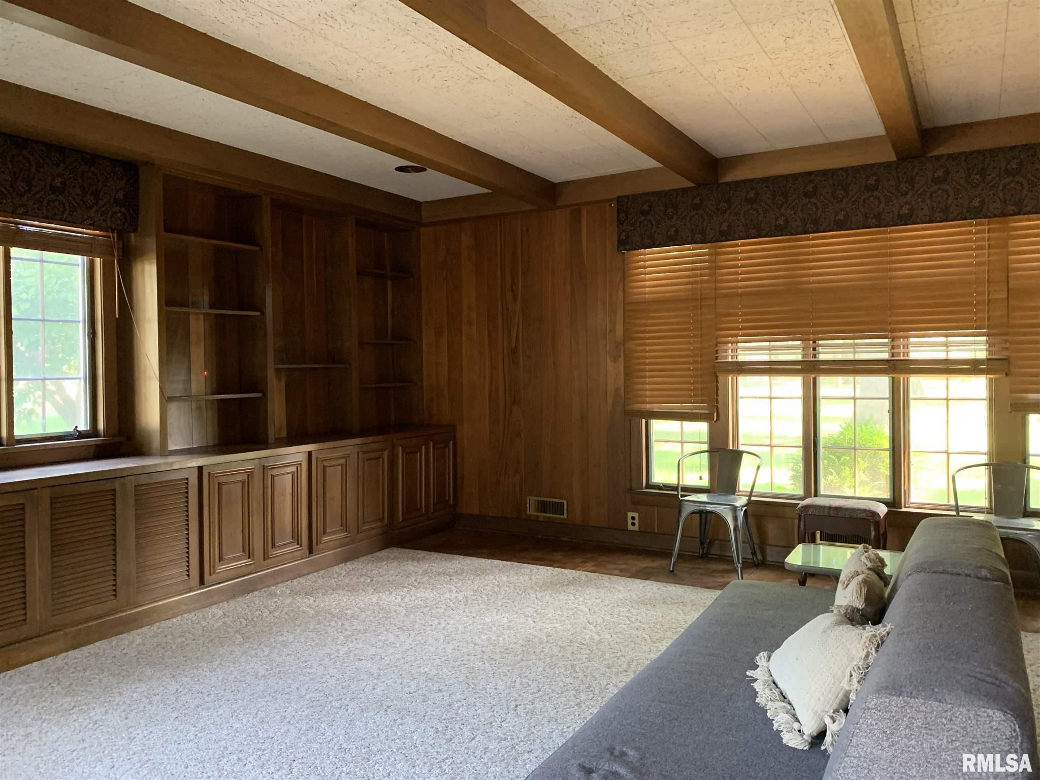 1881 East Richview Road Mount Vernon, IL 62864 - Photo 13 of 42 Gallery Image 13