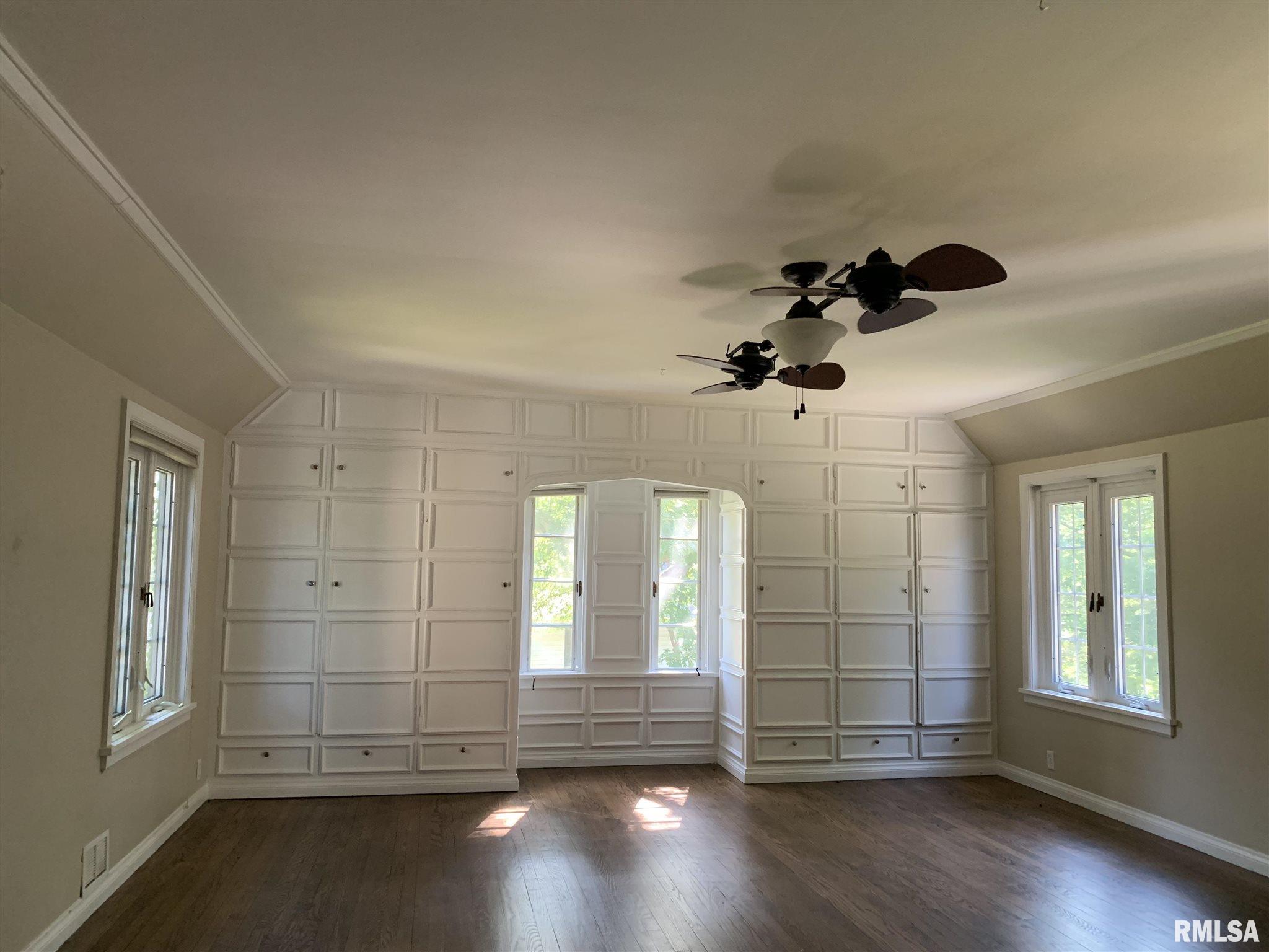1881 East Richview Road Mount Vernon, IL 62864 - Photo 24 of 42 Gallery Image 24