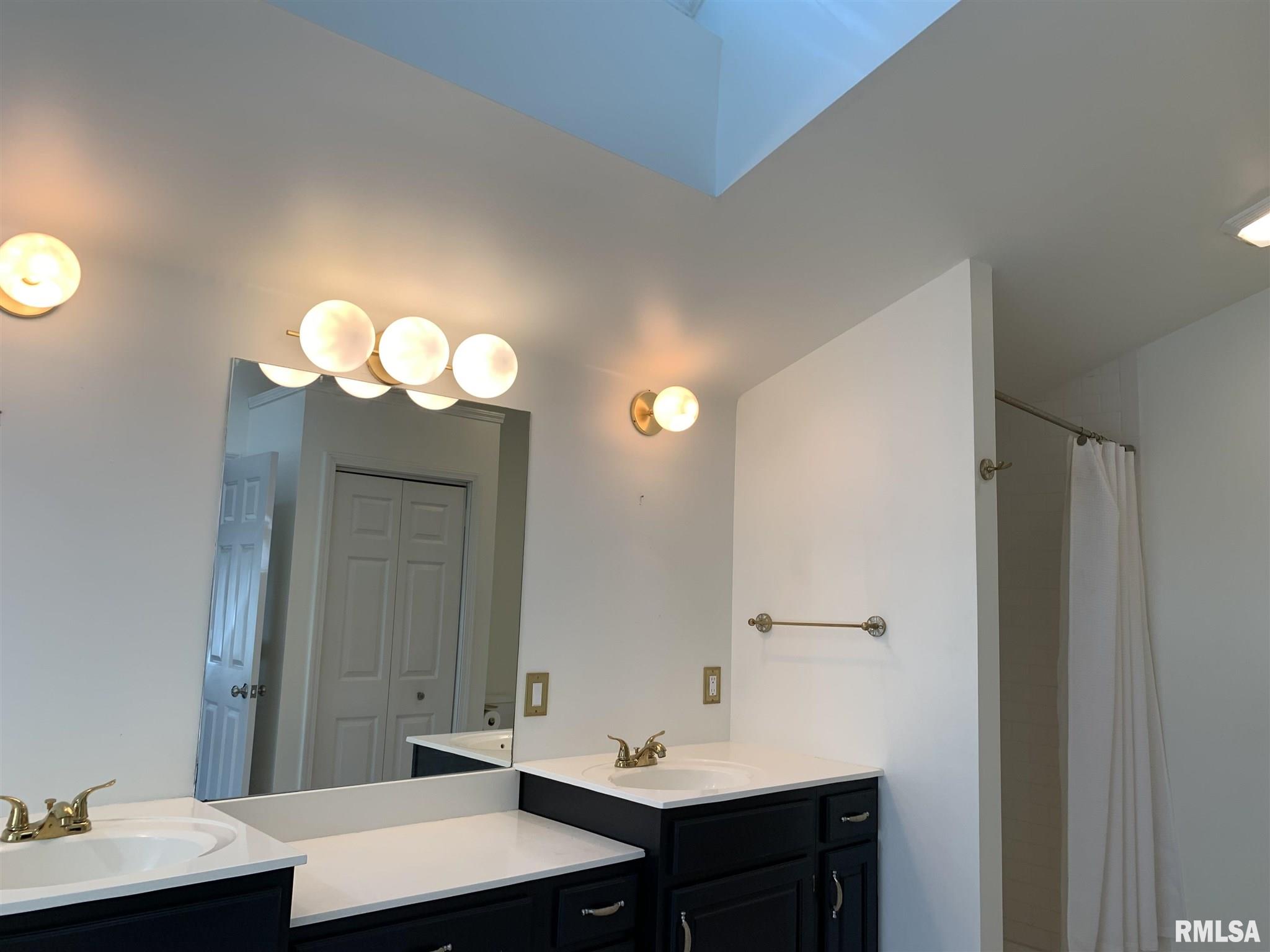 1881 East Richview Road Mount Vernon, IL 62864 - Photo 34 of 42 Gallery Image 34