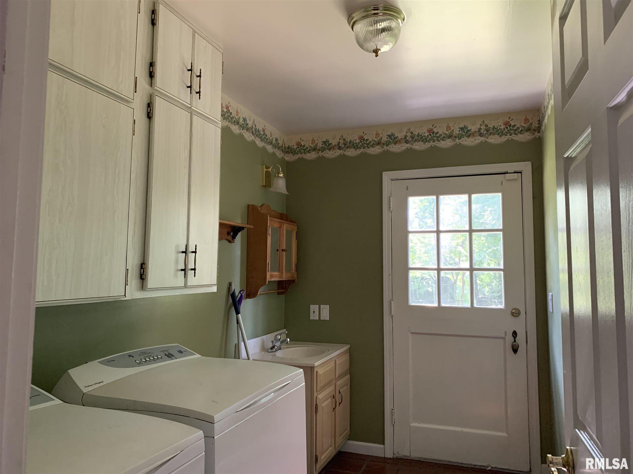1881 East Richview Road Mount Vernon, IL 62864 - Photo 36 of 42 Gallery Image 36