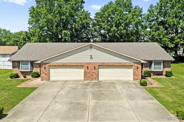 $399,000 | 29 Cedar Street, Millstadt, IL 62260