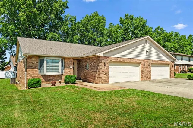 $399,000 | 29 Cedar Street, Millstadt, IL 62260