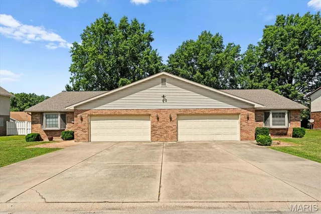 $399,000 | 29 Cedar Street, Millstadt, IL 62260