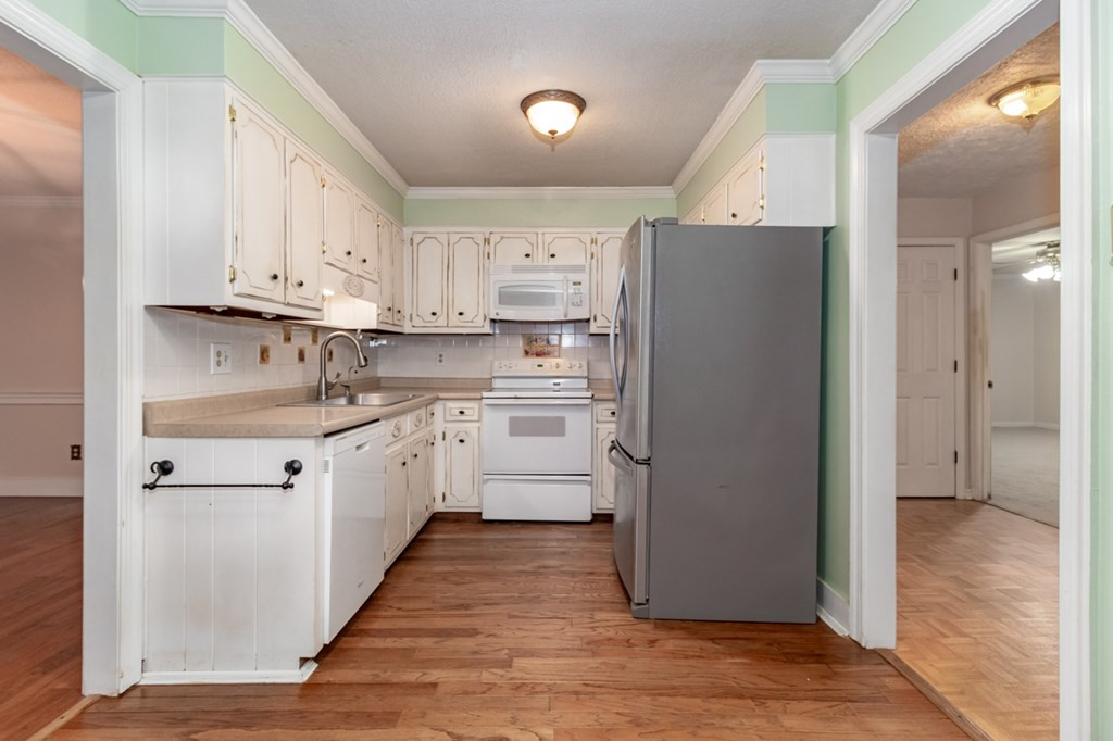 411 Bristol Road Martinez, GA 30907 - Photo 7 of 21 Kitchen