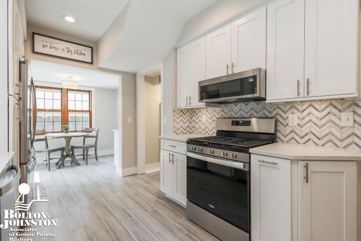311 Merriweather Road Grosse Pointe Farms, MI 48236 - Photo 22 of 49