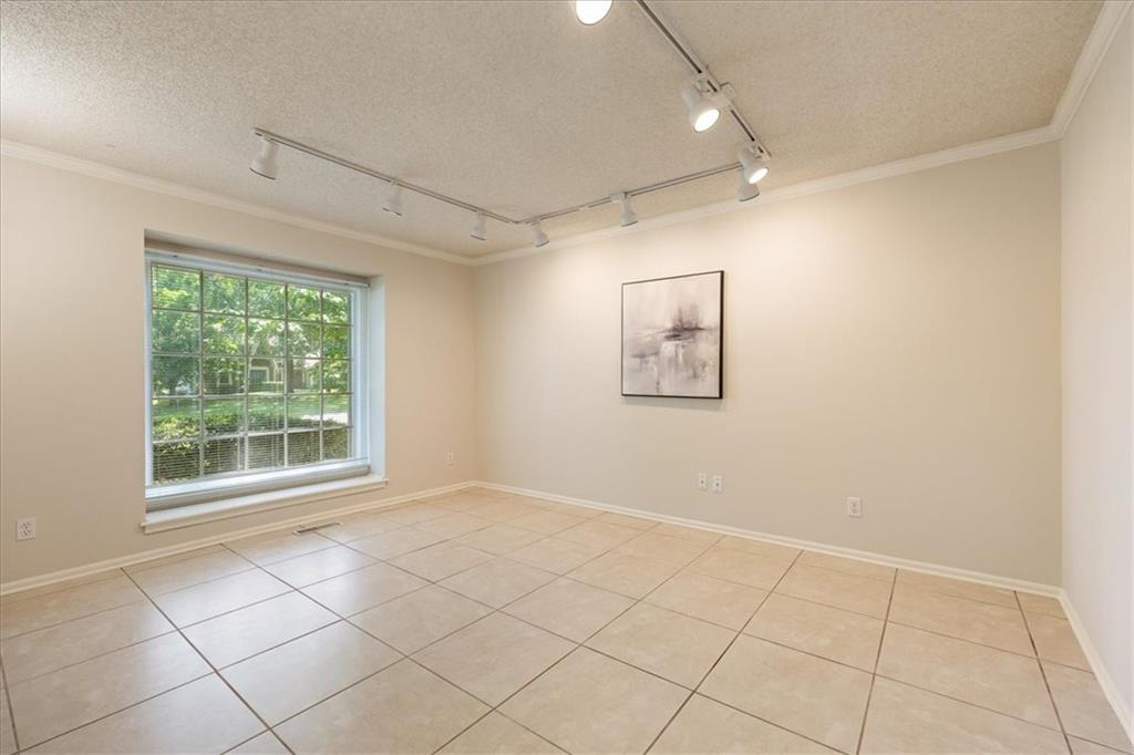 16206 Riggs Road Stilwell, KS 66085 - Photo 11 of 46