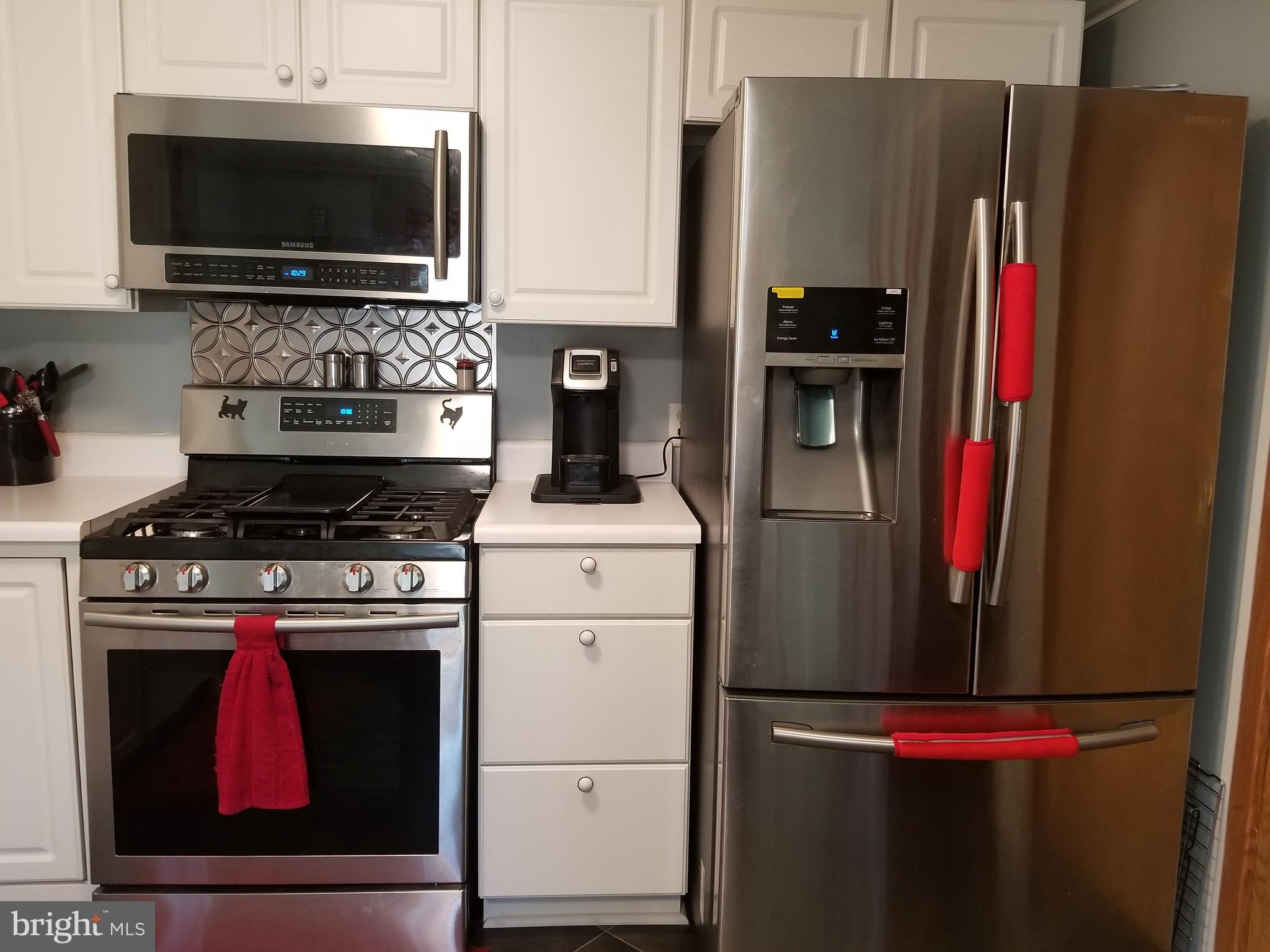 3497 Irish Hill Road Magnolia, DE 19962 - Photo 7 of 34 Stainless appliances STAY! Great gas stove