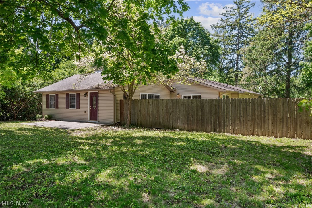 10137 Johnnycake Ridge Road Painesville, OH 44077 - Photo 4 of 50