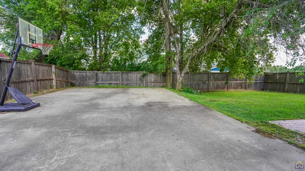 $325,000 | 200 East 14th Street, Horton, KS 66439