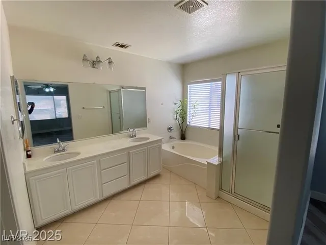 $2,800 | 1154 Warm Sun Court, Las Vegas, NV 89110