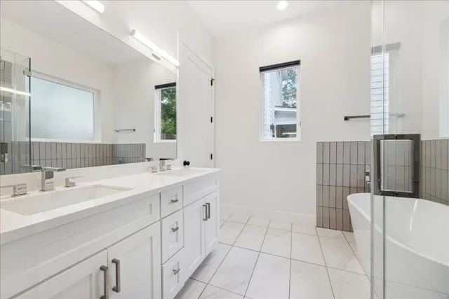 $3,200 | 5413 Blue Bird Lane, Unit 1, Austin, TX 78745