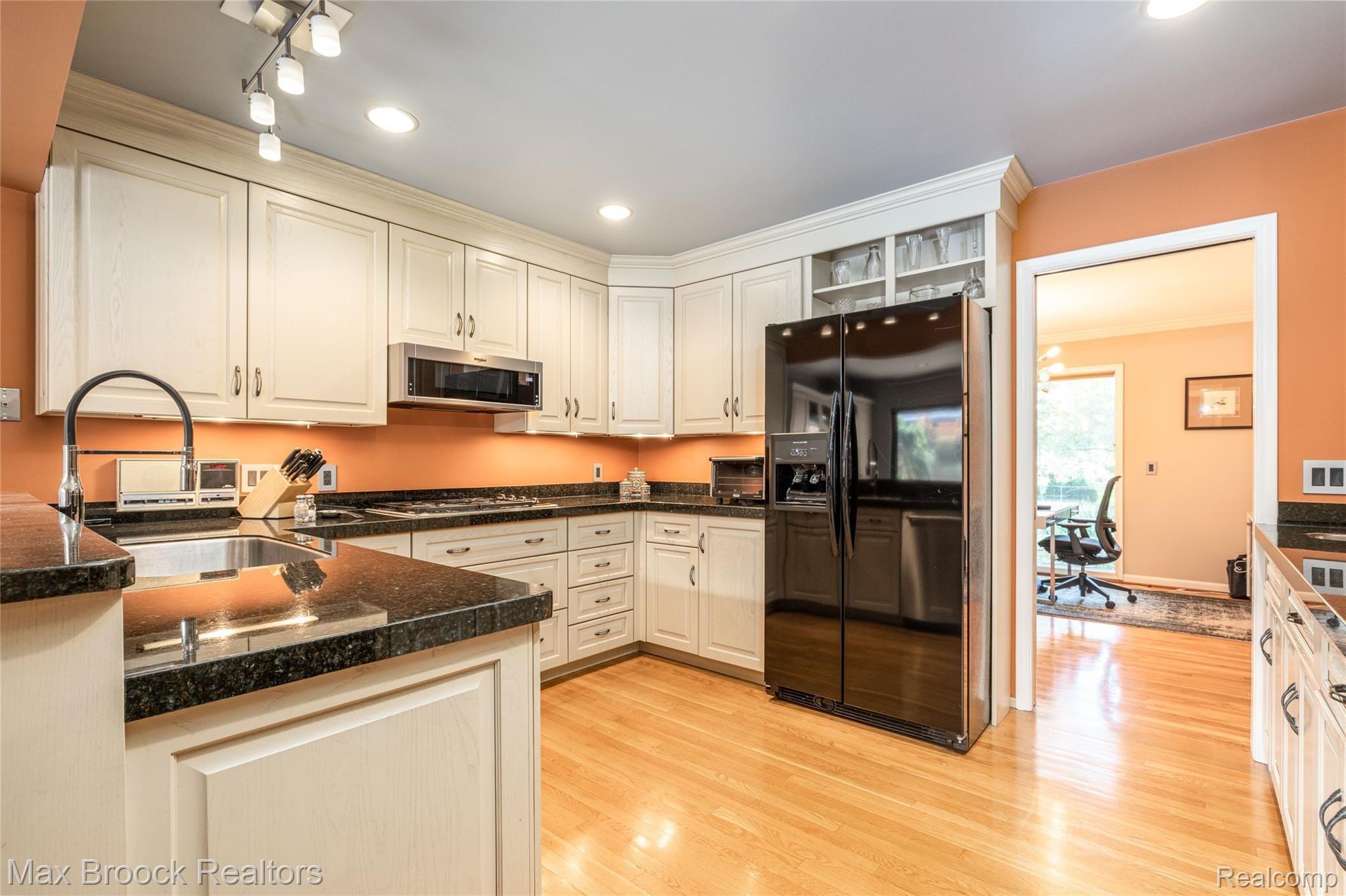 32481 Evergreen Road Franklin, MI 48025 - Photo 32 of 57 2E2A4164-Edit.jpg