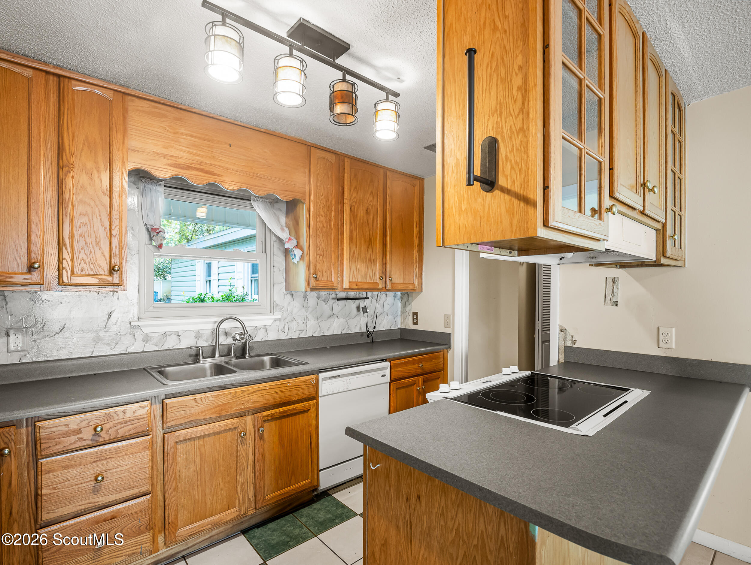 108 Fiddlers Bend Road Brunswick, GA 31525 - Photo 6 of 31 Kitchen