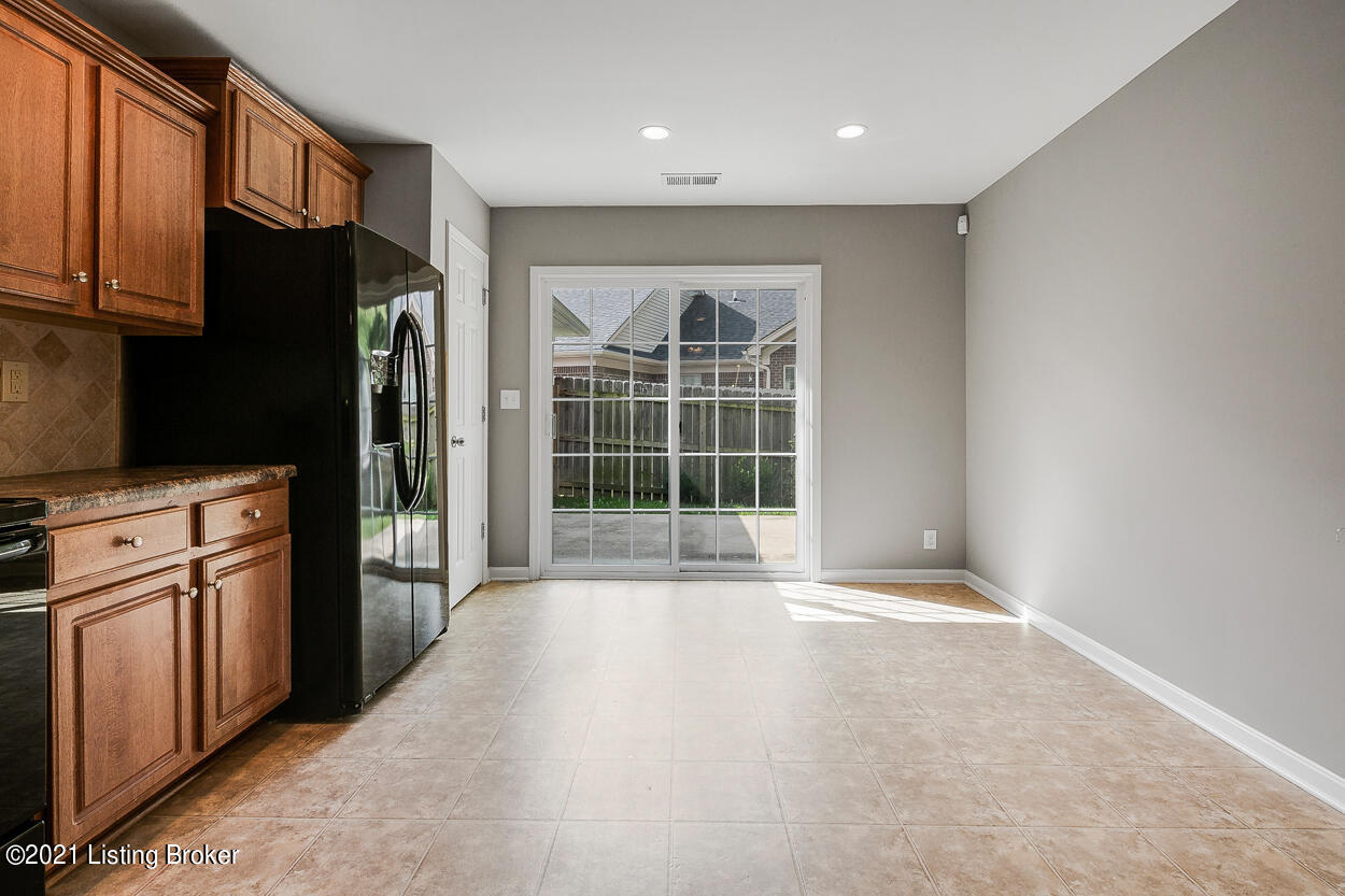 6508 Renate Road Louisville, KY 40291 - Photo 17 of 37 20