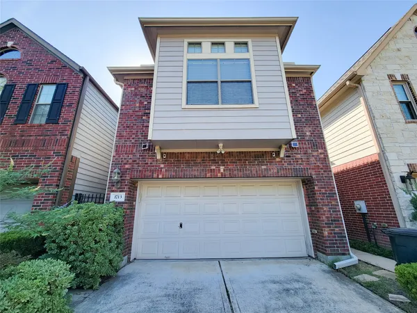 $3,200 | 1713 West T C Jester Boulevard, Houston, TX 77008