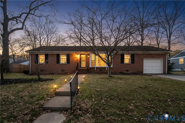 $304,950 | 202 Homestead Drive, Colonial Heights, VA 23834