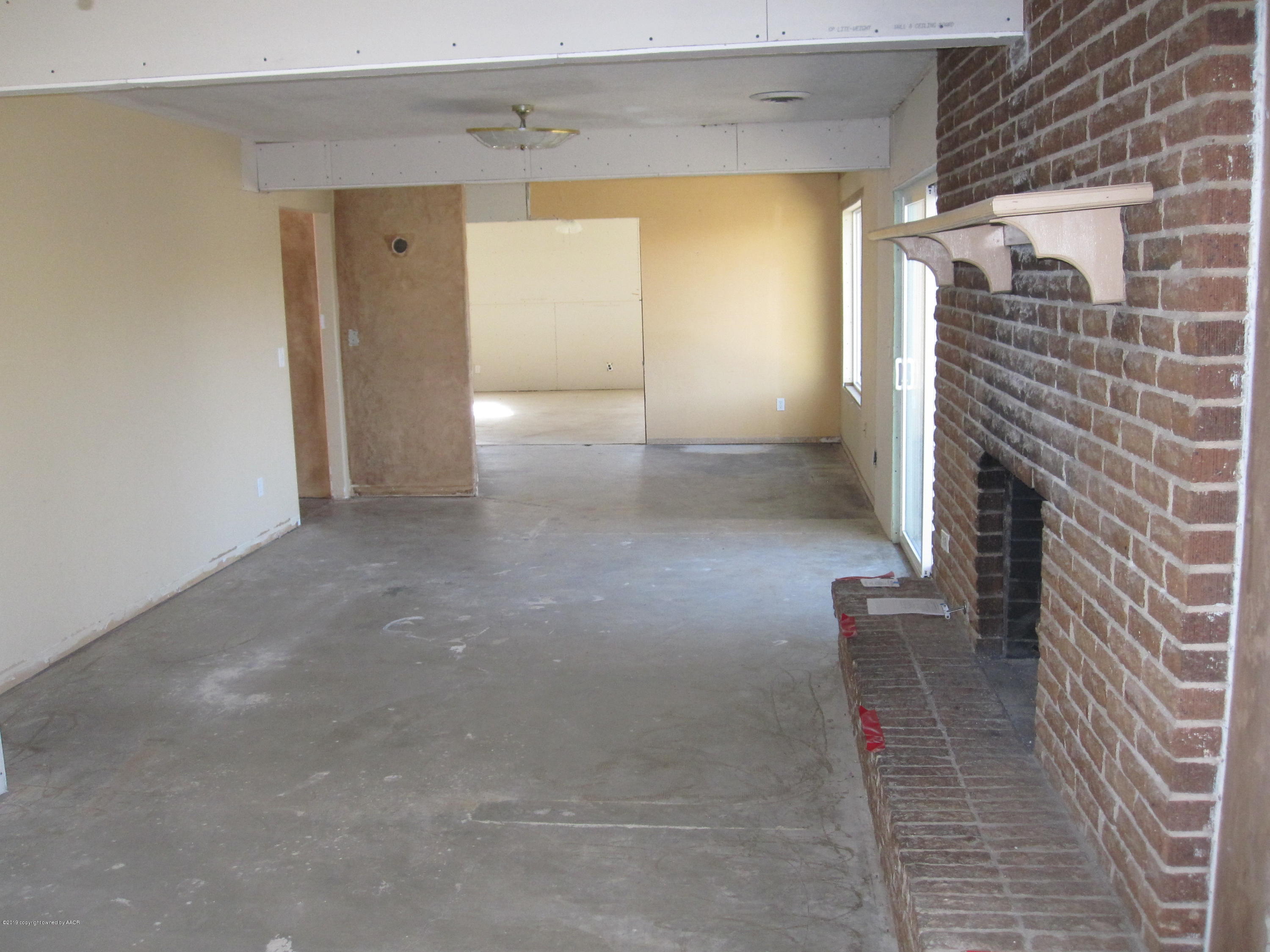 6110 Hanson Road Amarillo, TX 79106 - Photo 3 of 14 IMG_0013