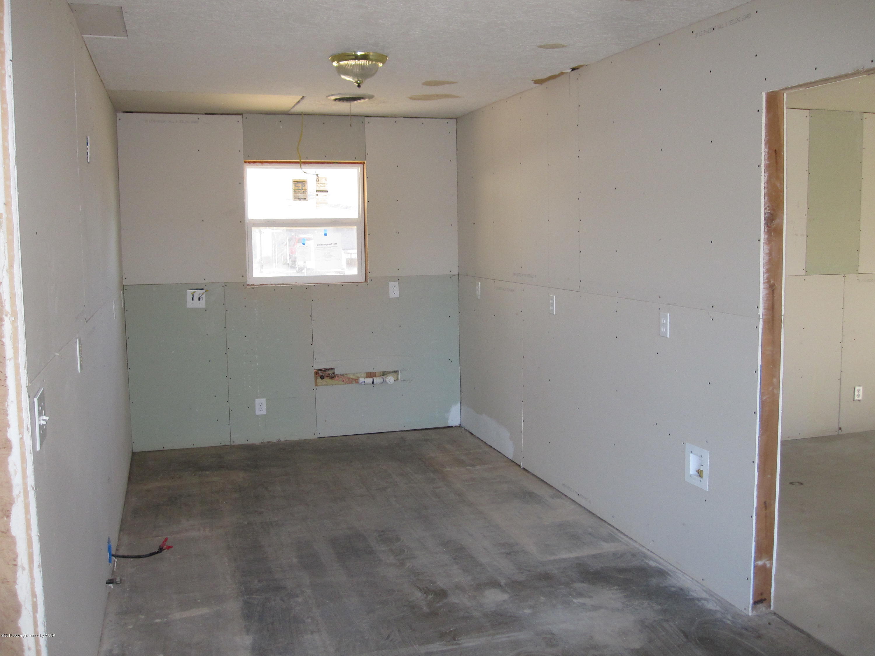 6110 Hanson Road Amarillo, TX 79106 - Photo 4 of 14 IMG_0011