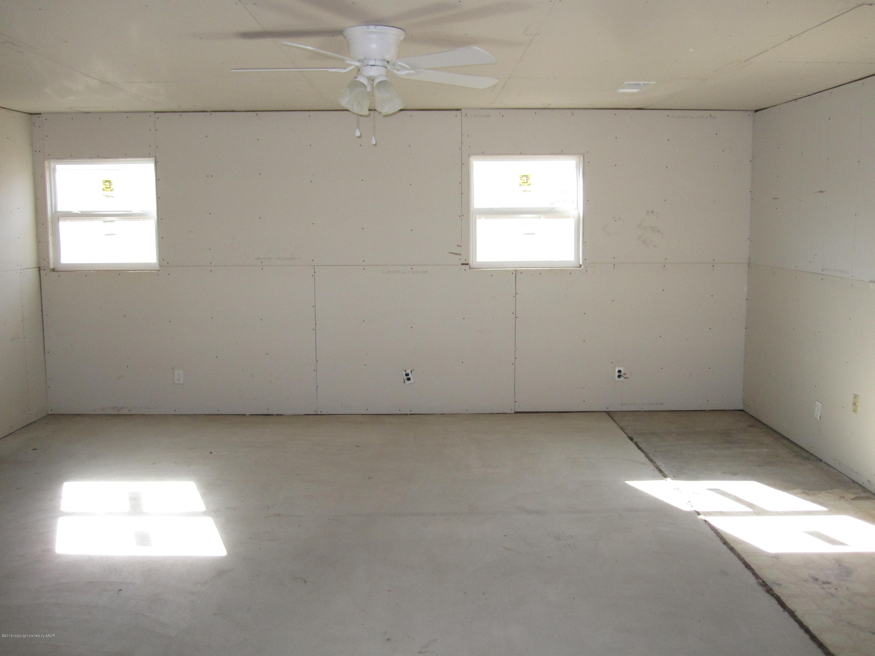 6110 Hanson Road Amarillo, TX 79106 - Photo 5 of 14 IMG_0012