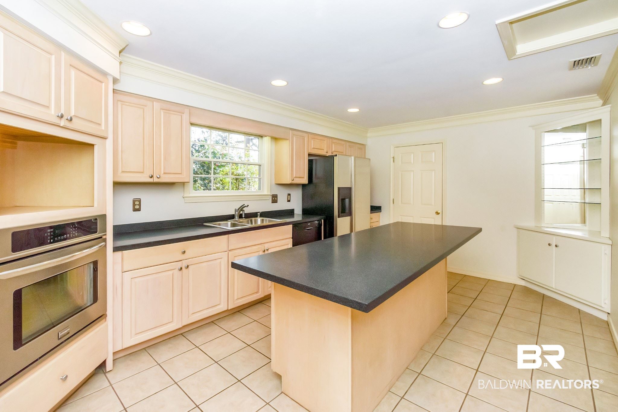 8 South Hathaway Road Mobile, AL 36608 - Photo 9 of 44