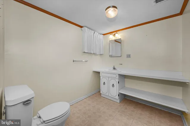 $395,000 | 2423 Parris Drive West, Wilmington, DE 19808