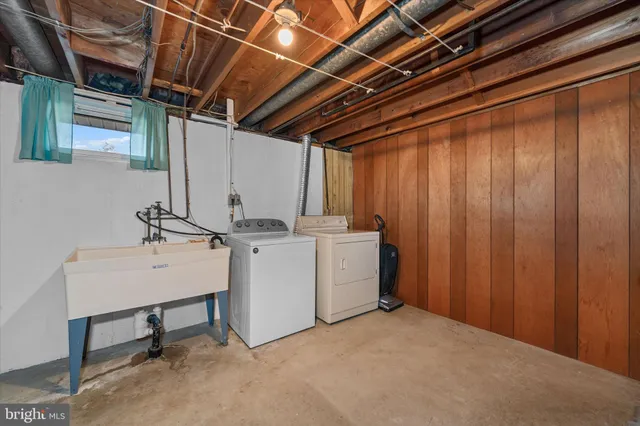 $395,000 | 2423 Parris Drive West, Wilmington, DE 19808