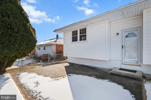 $395,000 | 2423 Parris Drive West, Wilmington, DE 19808