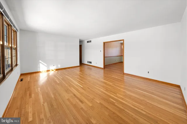 $395,000 | 2423 Parris Drive West, Wilmington, DE 19808