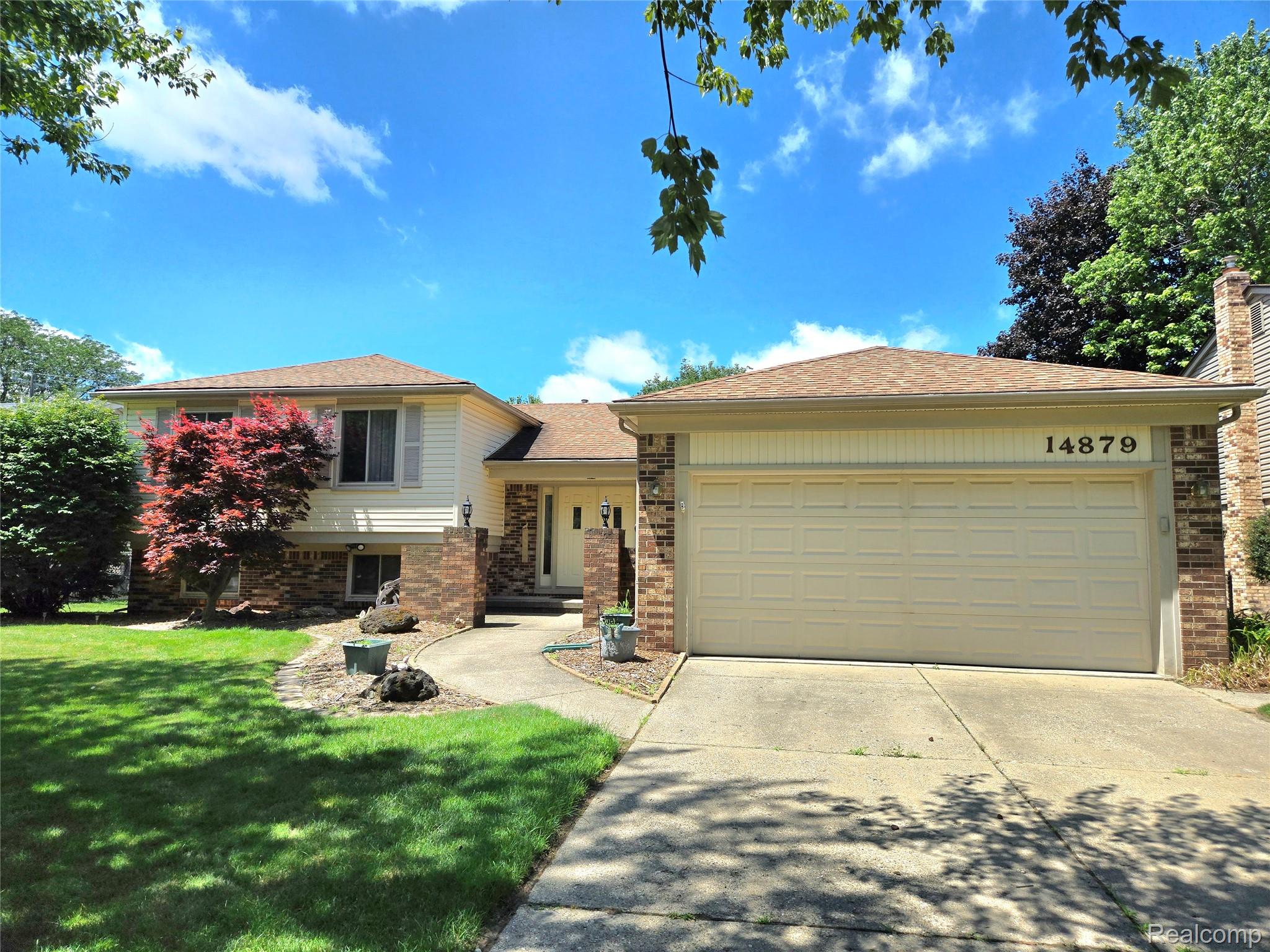 14879 Riverside Drive Livonia, MI 48154 - Photo 2 of 42 14879 Riverside
Livonia MI