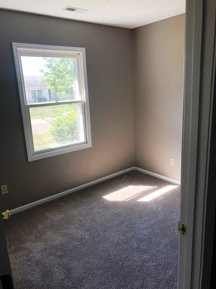 103 West Quayle Run Decatur, IN 46733 - Photo 6 of 11